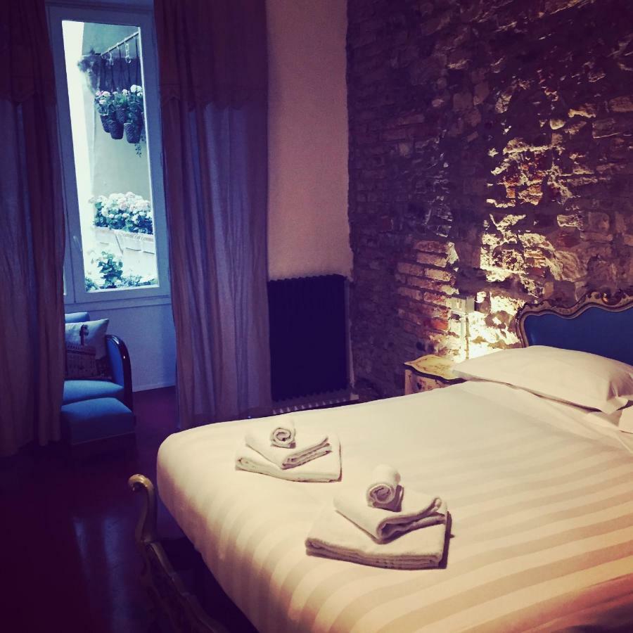 Velvet Loft - Santo Spirito Apartment فلورنس المظهر الخارجي الصورة
